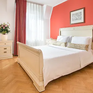 Hotel Suite Home Prague 4* פראג